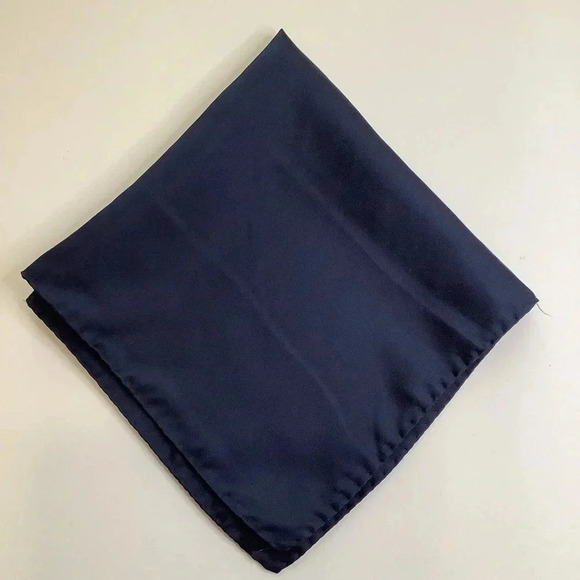 2/$30 VINTAGE Navy Silk Stripe Tie & Pocket Square - Picture 15 of 16